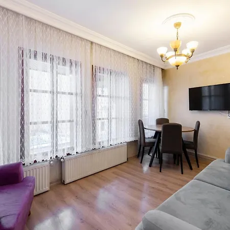 Live In A Dream House! * Bursa