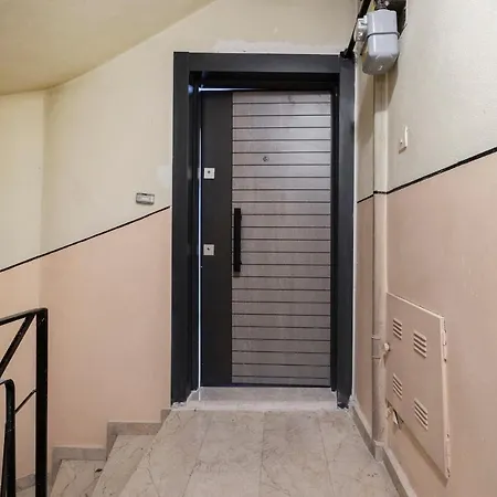 Apartment Live In A Dream House!